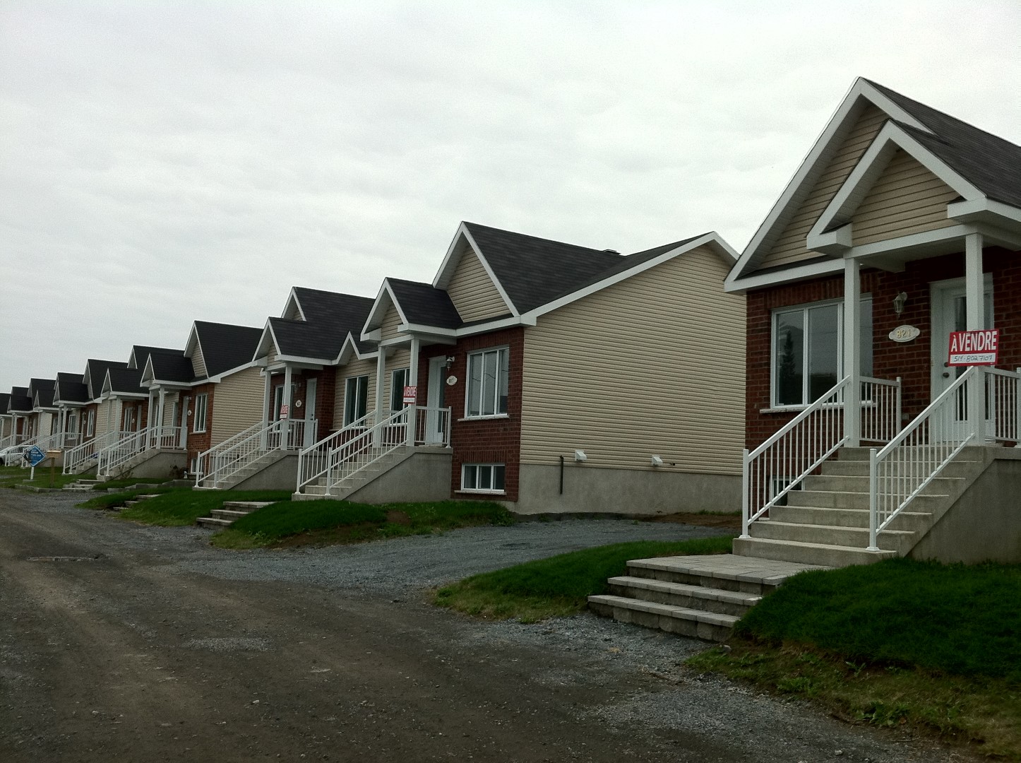 Des maisons qui n'attendent plus que leur propriétaire à SaintRochde