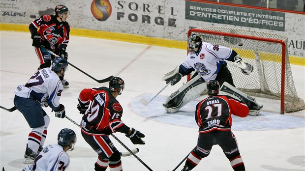 Le HC Carvena l'emporte 8-2 contre Trois-Rivières