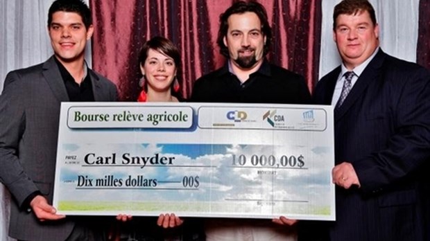Carl Snyder, récipiendaire de la bourse d’accompagnement à la relève agricole de 10 000 $
