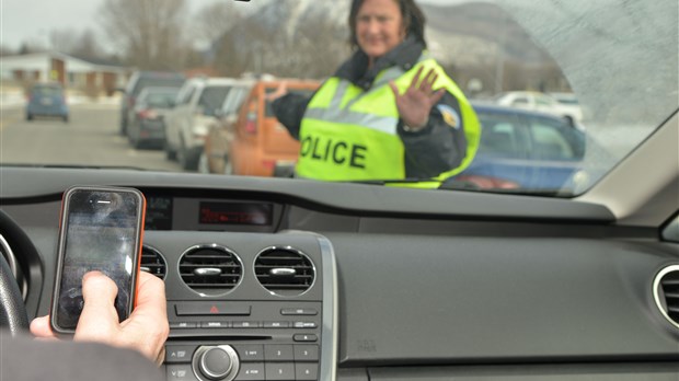 Cellulaire au volant : un coroner veut plus de sévérité