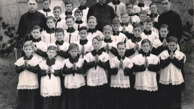 Procession des paroisses à l’occasion de la Fête-Dieu