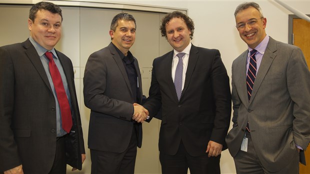 Signature d'un contrat d'un peu plus de 38 millions