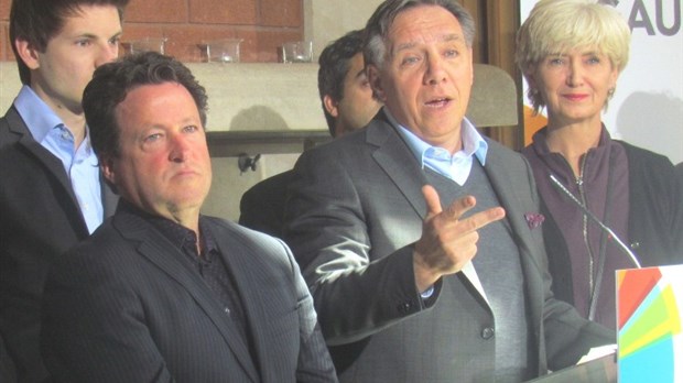 Legault veut empêcher une majorité libérale