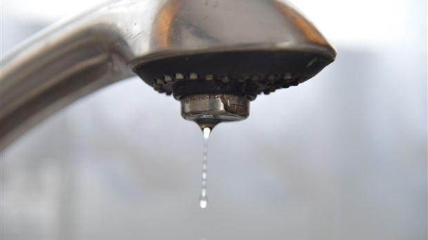 Goût de chlore dans l'eau : consommation sans risque