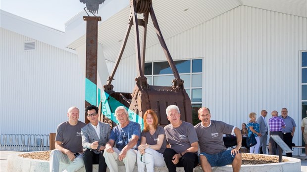 Une imposante sculpture du grand artiste Peter Gnass  dévoilée sur le quai du Traversier de Sorel-Tracy 