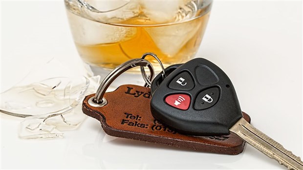 Un récidiviste ayant une interdiction de conduire est arrêté pour alcool au volant 