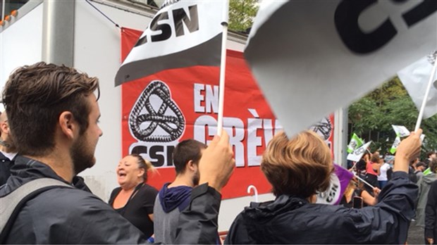 Les syndiqué-es de la Montérégie manifestent à Montréal