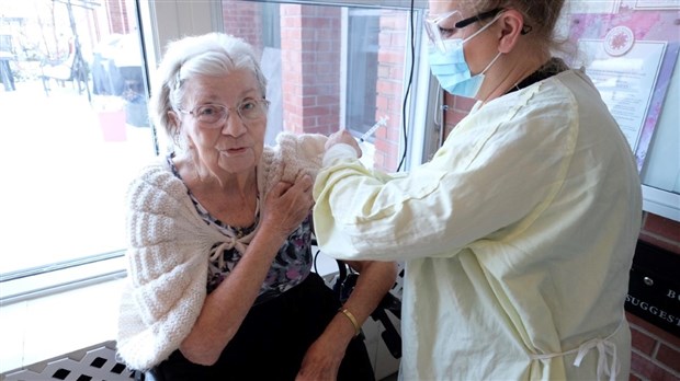 La vaccination contre la COVID-19 progresse bien en Montérégie