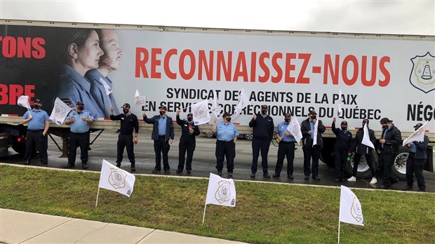 Les agents correctionnels maintiennent la pression sur le gouvernement