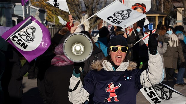 Secteur public : la CSN, la CSQ et la FTQ annoncent la formation d'un front commun