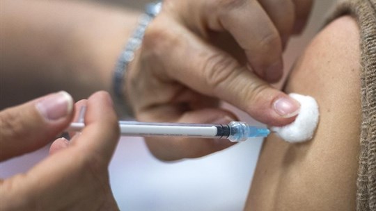COVID-19: peu de recours jusqu'ici aux doses de rappel de vaccination