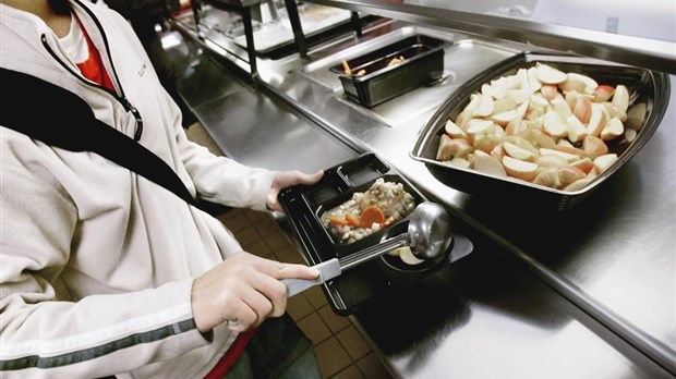Écoles primaires du Québec: le PQ propose des repas pour tous