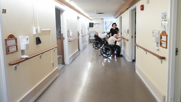 Six associations d'hébergement pour aînés s'unissent pour réclamer un plan d'action