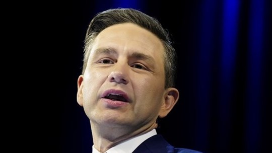 Alerte: Poilievre pourra se présenter Alberta dans le siège de Damien Kurek