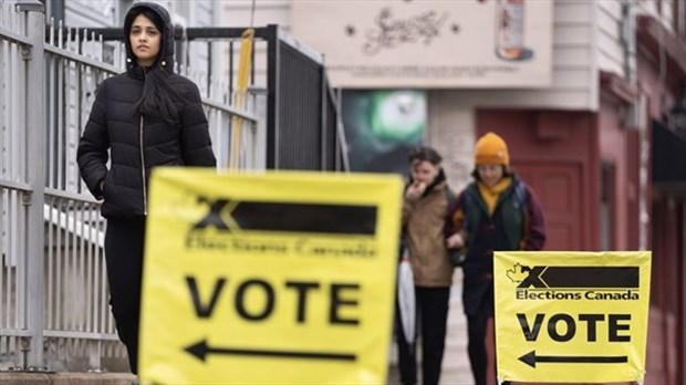Élections Canada lance une enquête après des problèmes liés aux bulletins spéciaux