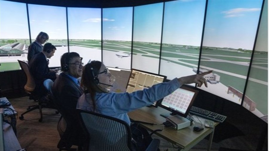 Le Canada perd plus de contrôleurs aériens qu'il n'en recrute, selon un expert