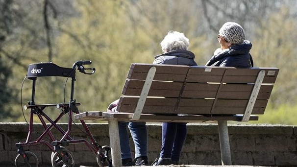 Aînés: seulement quatre minutes d'activité physique par jour ont des bienfaits