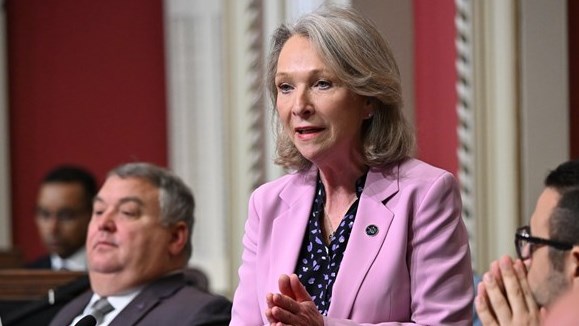 Québec investit 393 millions $ sur cinq ans pour des services aux proches aidants
